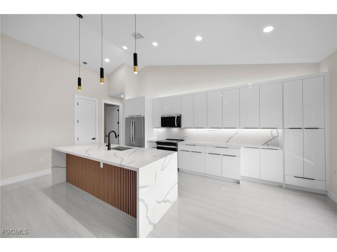 1505 NW 3rd Place Cape Coral FL 33993 2025014813 image9