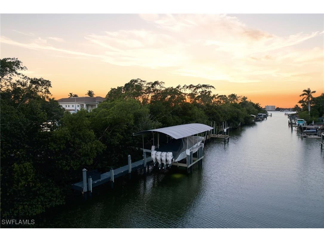 1506 Jewel Box Avenue Naples FL 34102 225084283 image48