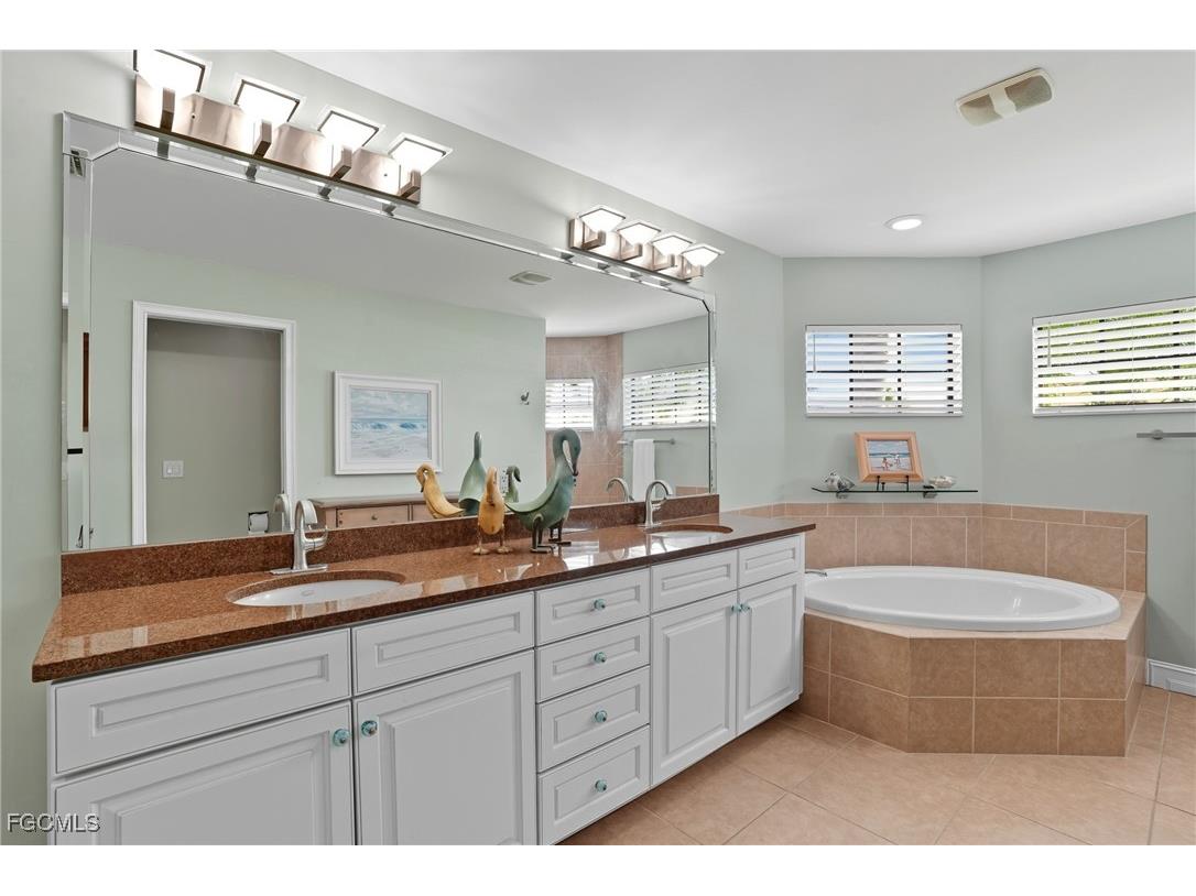 1506 NW 37th Place Cape Coral FL 33993 2025012850 image17