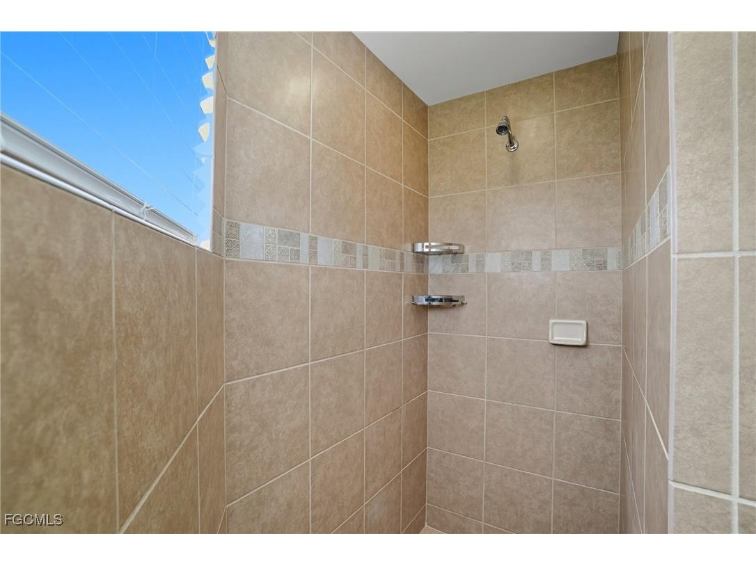 1506 NW 37th Place Cape Coral FL 33993 2025012850 image18