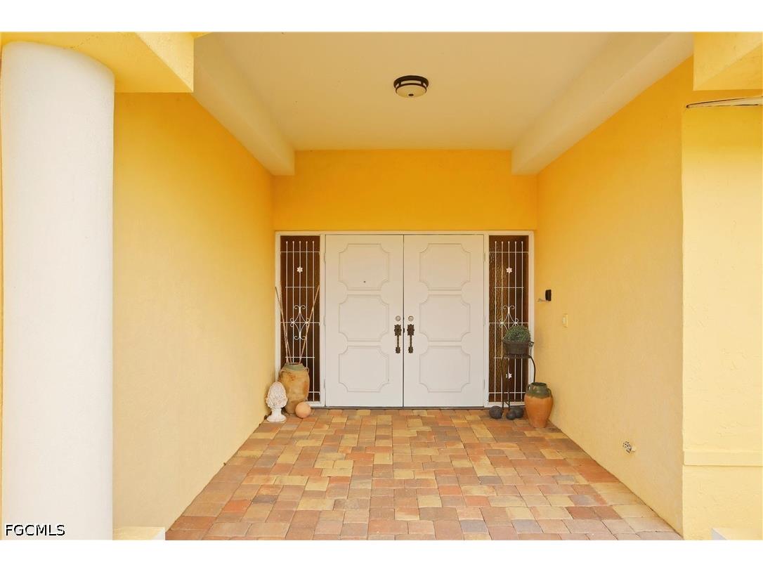 1506 SE 21st Terrace Cape Coral FL 33990 2026015764 image3