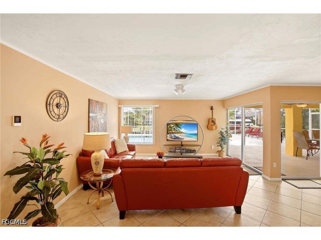 1506 SE 21st Terrace Cape Coral FL 33990 2026015764 image4