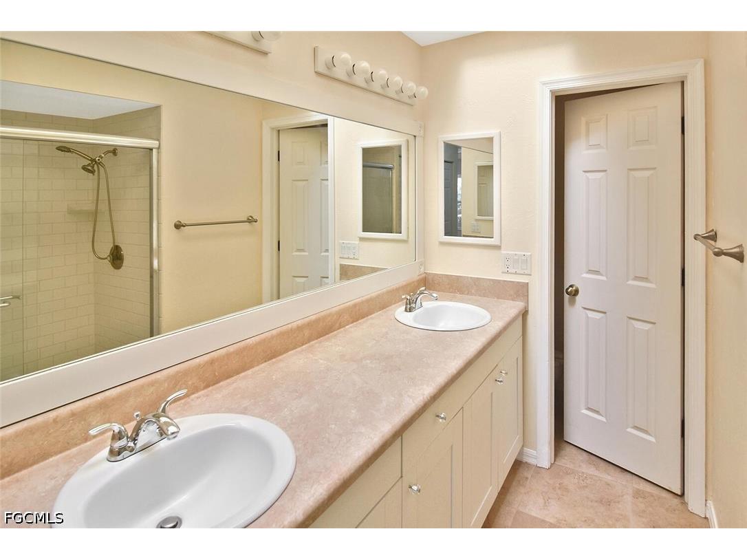 15065 Cloverdale Drive Fort Myers FL 33919 2026016927 image8