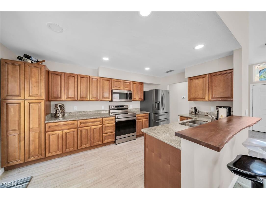 15069 Cloverdale Drive Fort Myers FL 33919 2026009850 image5