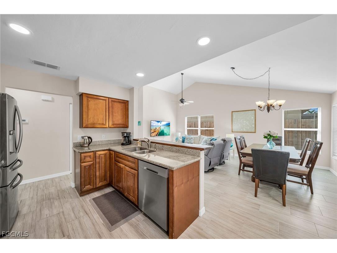 15069 Cloverdale Drive Fort Myers FL 33919 2026009850 image8