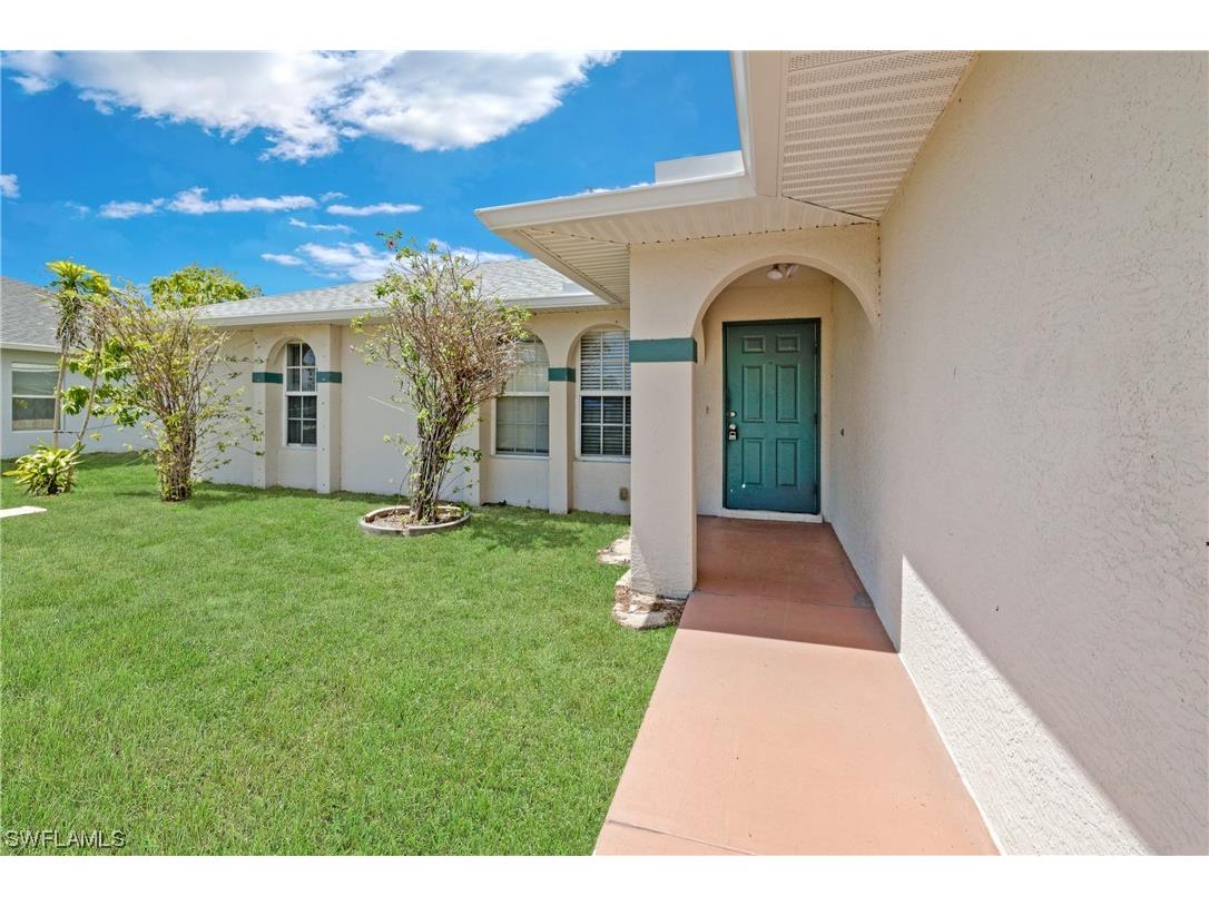 1507 NE 18th Terrace Cape Coral FL 33909 223040370 image1