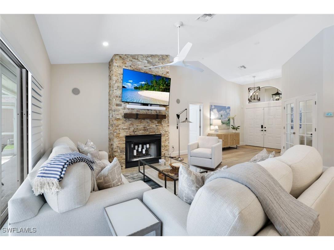 1507 Vintage Lane Naples FL 34104 225071145 image1