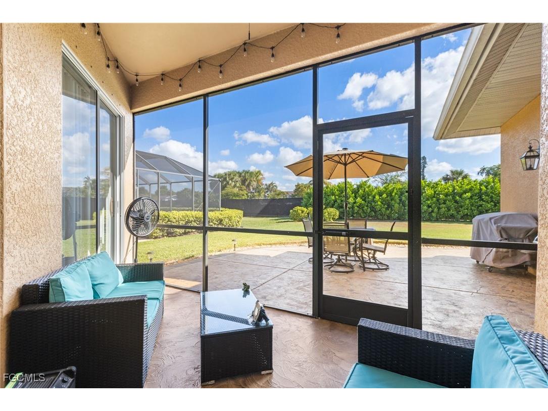 15079 Balmoral Loop Fort Myers FL 33919 2025020572 image1