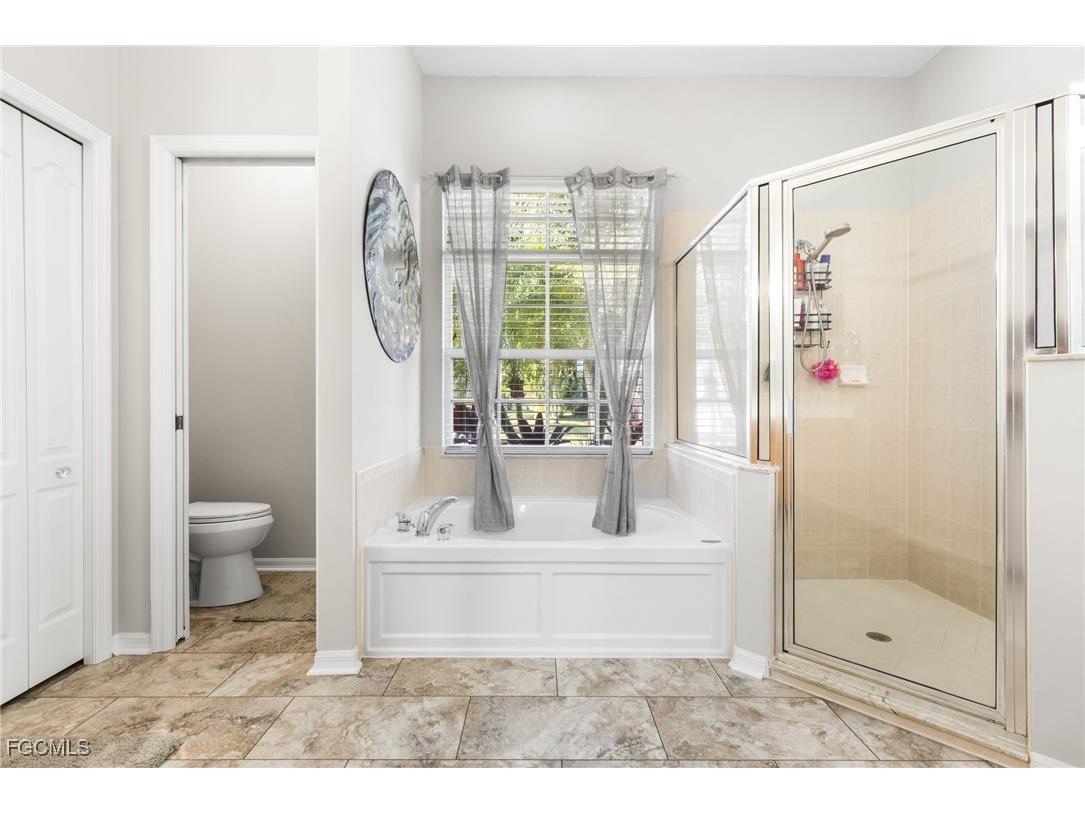 15079 Balmoral Loop Fort Myers FL 33919 2025020572 image18