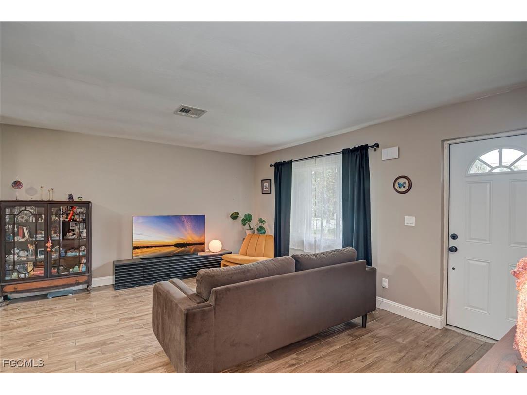 15083 Buckeye Drive Fort Myers FL 33905 2025012628 image5