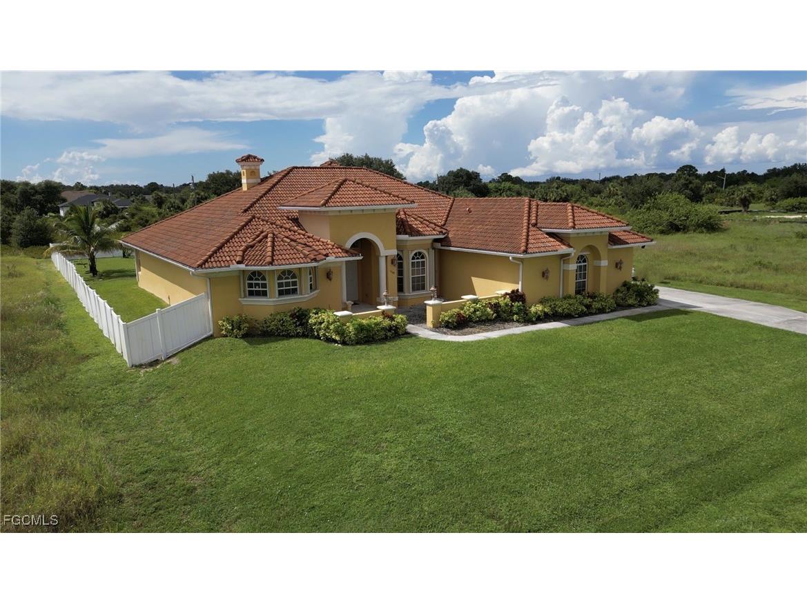 1509 Moore Avenue Lehigh Acres FL 33972 2025011875 image2