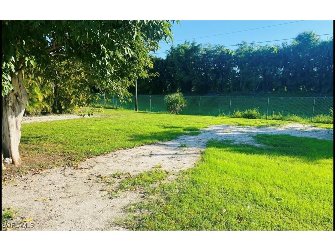 151 7th Street Naples FL 34113 225083031 image14
