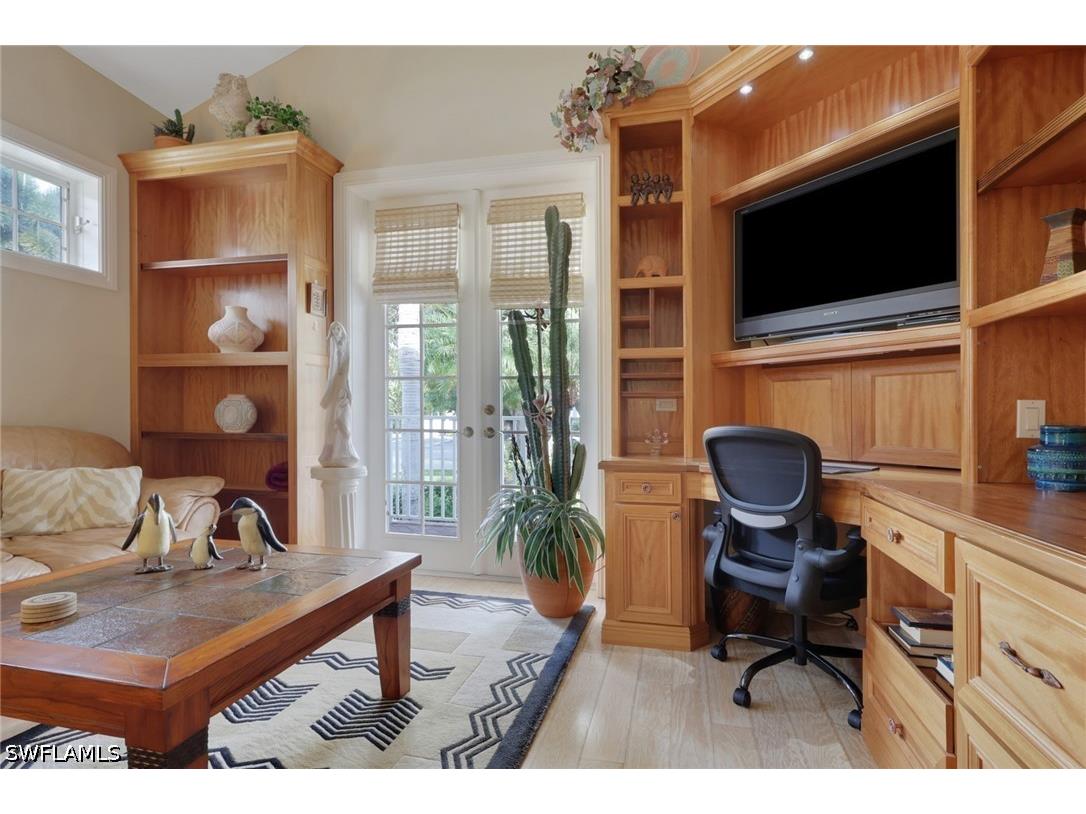 1510 Chesapeake Avenue Naples FL 34102 226013587 image18