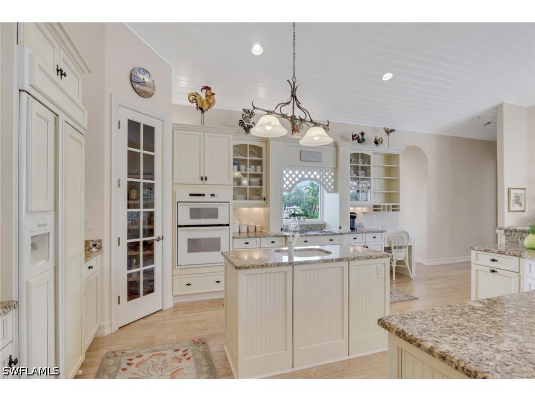 1510 Chesapeake Avenue Naples FL 34102 226013587 image8