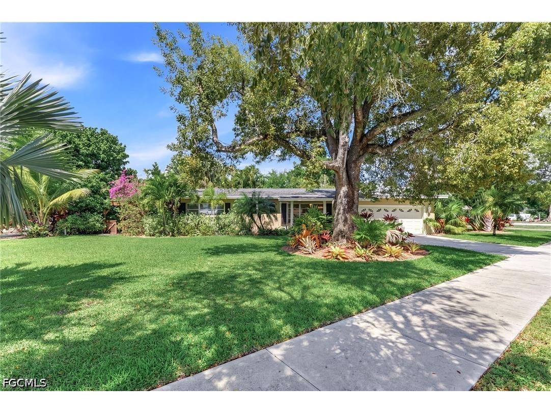 1511 Alcazar Avenue Fort Myers FL 33901 2026015073 image5
