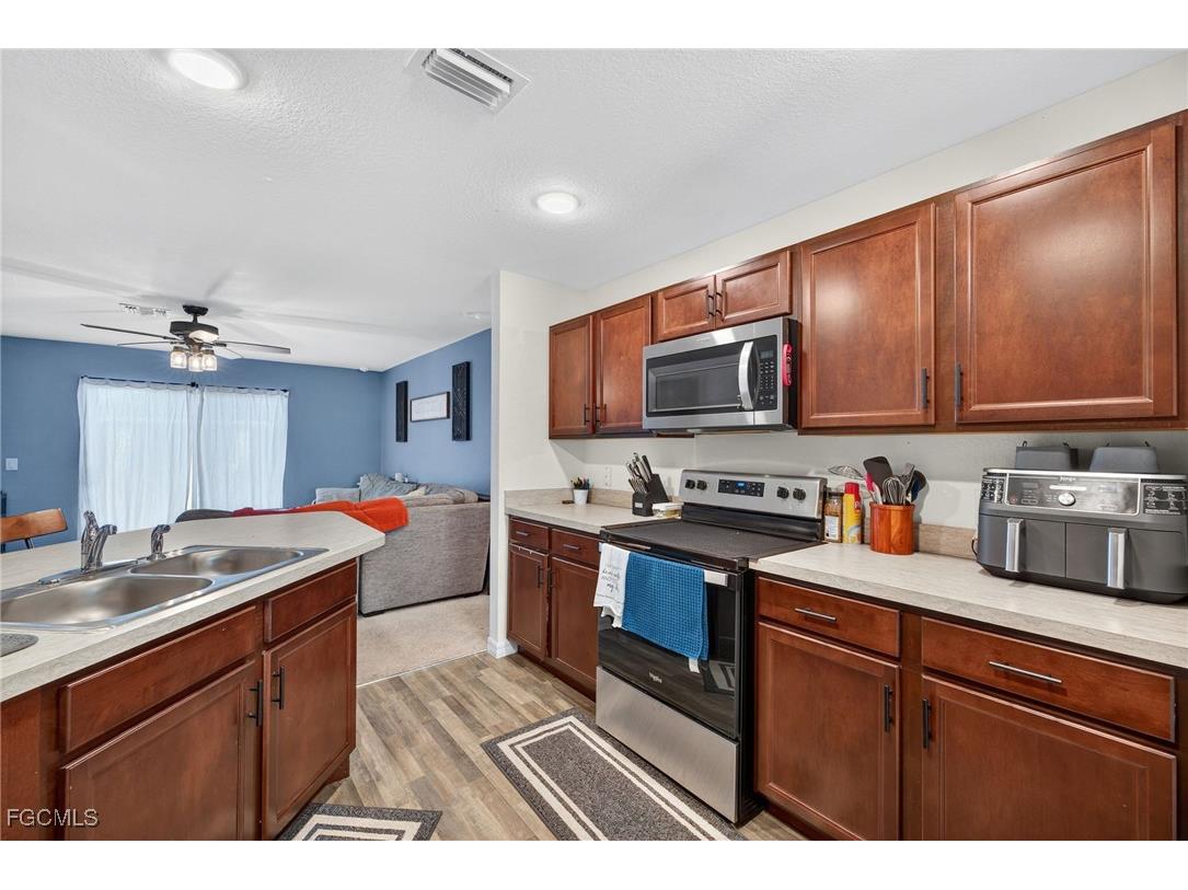 1511 NE 13th Terrace Cape Coral FL 33909 2025020173 image14