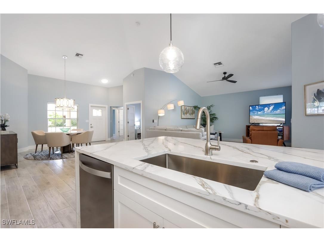 1511 Whispering Oaks Circle Naples FL 34110 225078407 image2