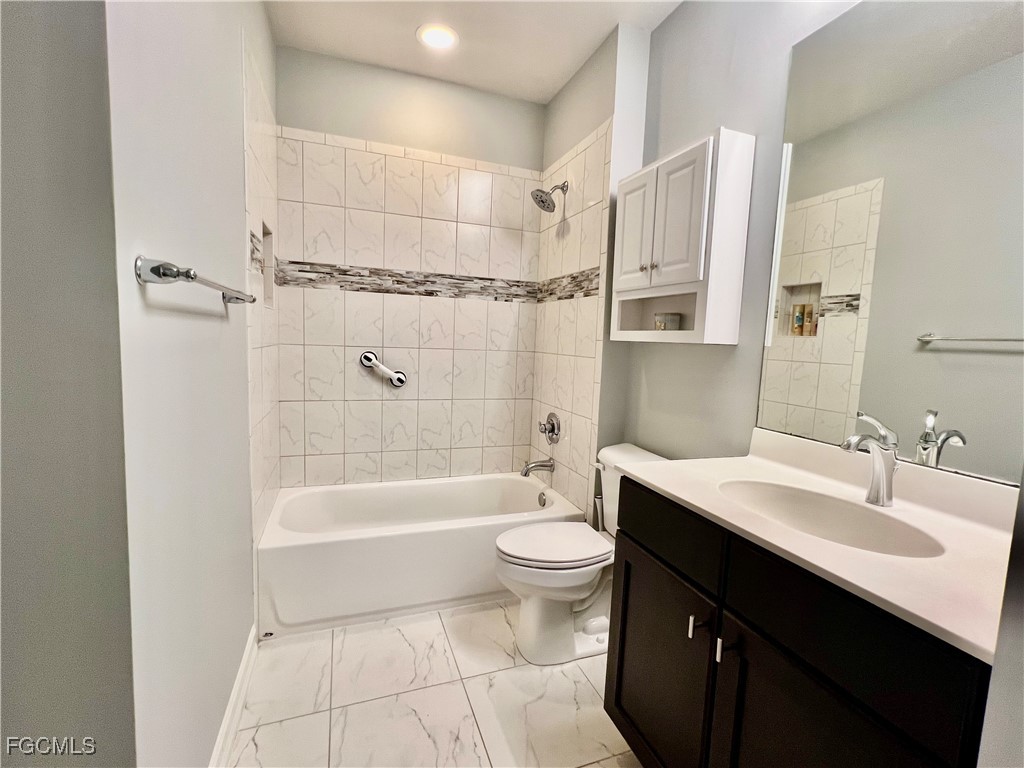 15111 Cortona Way Fort Myers FL 33908 2025013583 image23