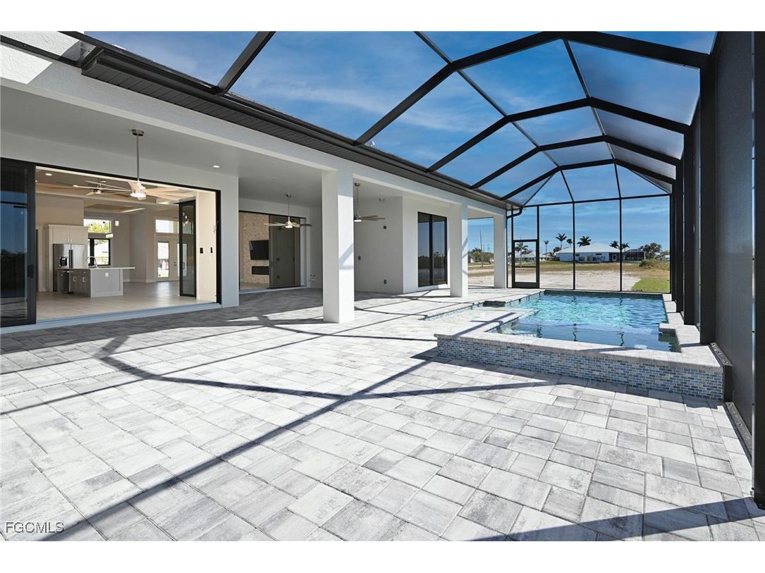 1512 NW 42nd Avenue Cape Coral FL 33993 2025003382 image8
