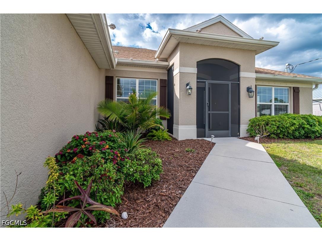 1513 NE 43rd Terrace Cape Coral FL 33909 2026016039 image2