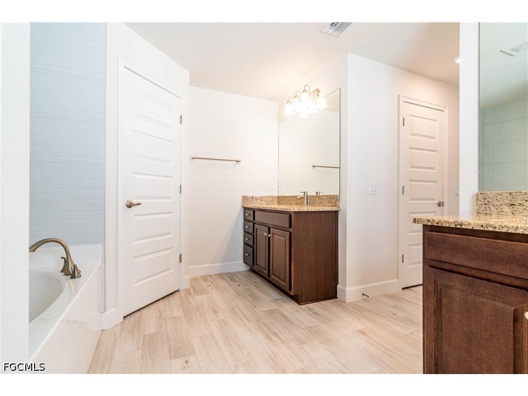 1513 NE 43rd Terrace Cape Coral FL 33909 2026016039 image20