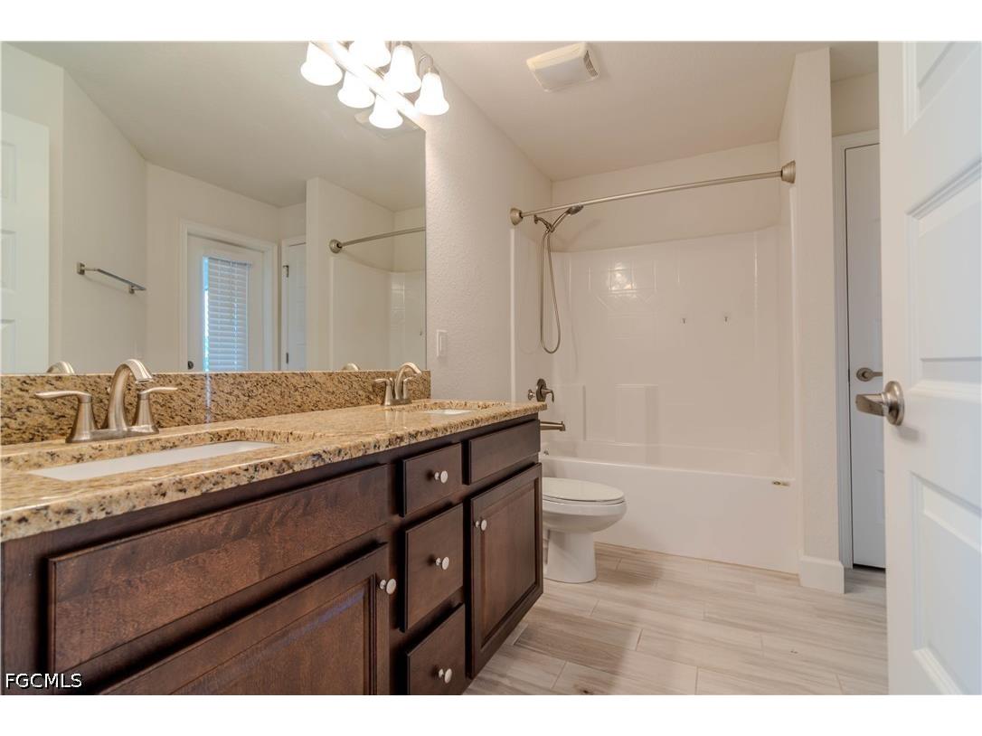 1513 NE 43rd Terrace Cape Coral FL 33909 2026016039 image26