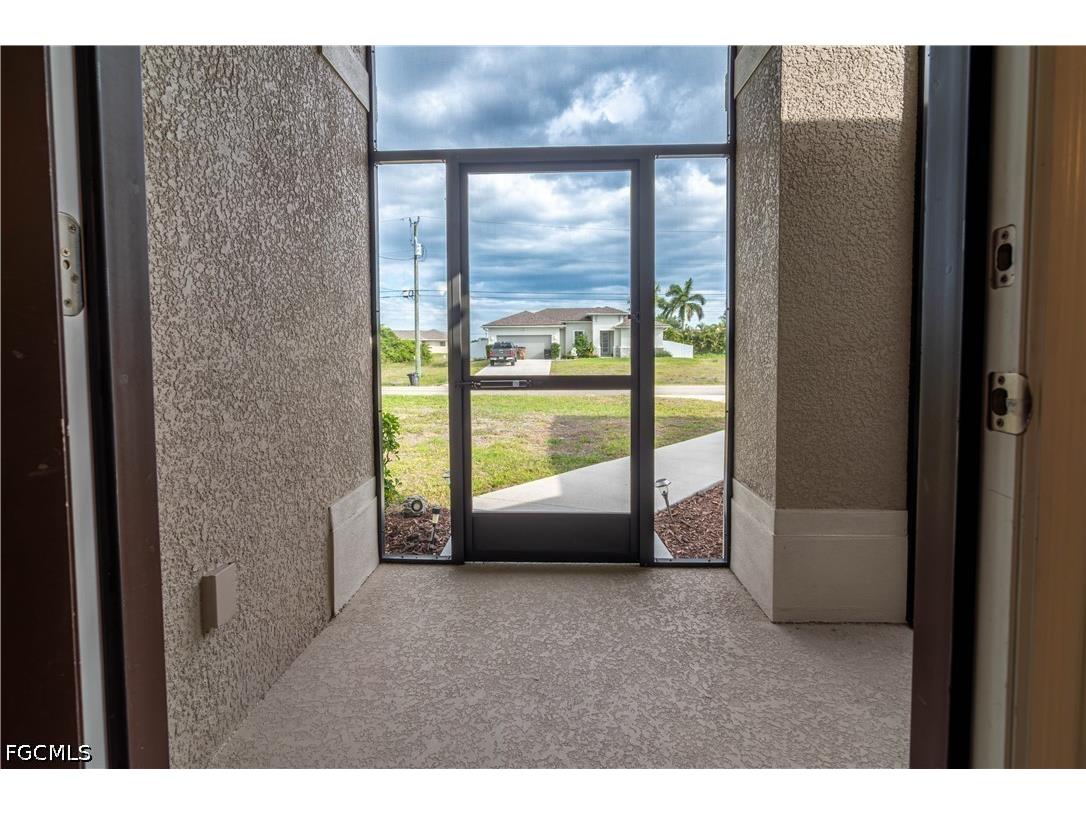 1513 NE 43rd Terrace Cape Coral FL 33909 2026016039 image3