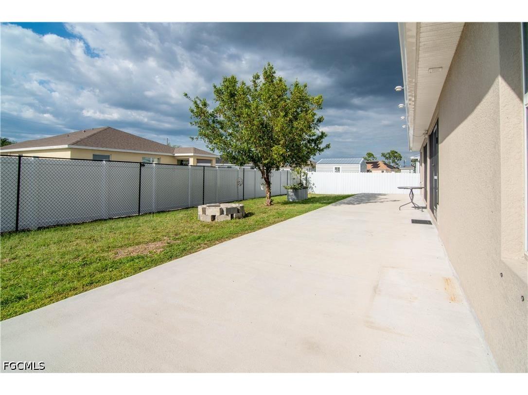 1513 NE 43rd Terrace Cape Coral FL 33909 2026016039 image34