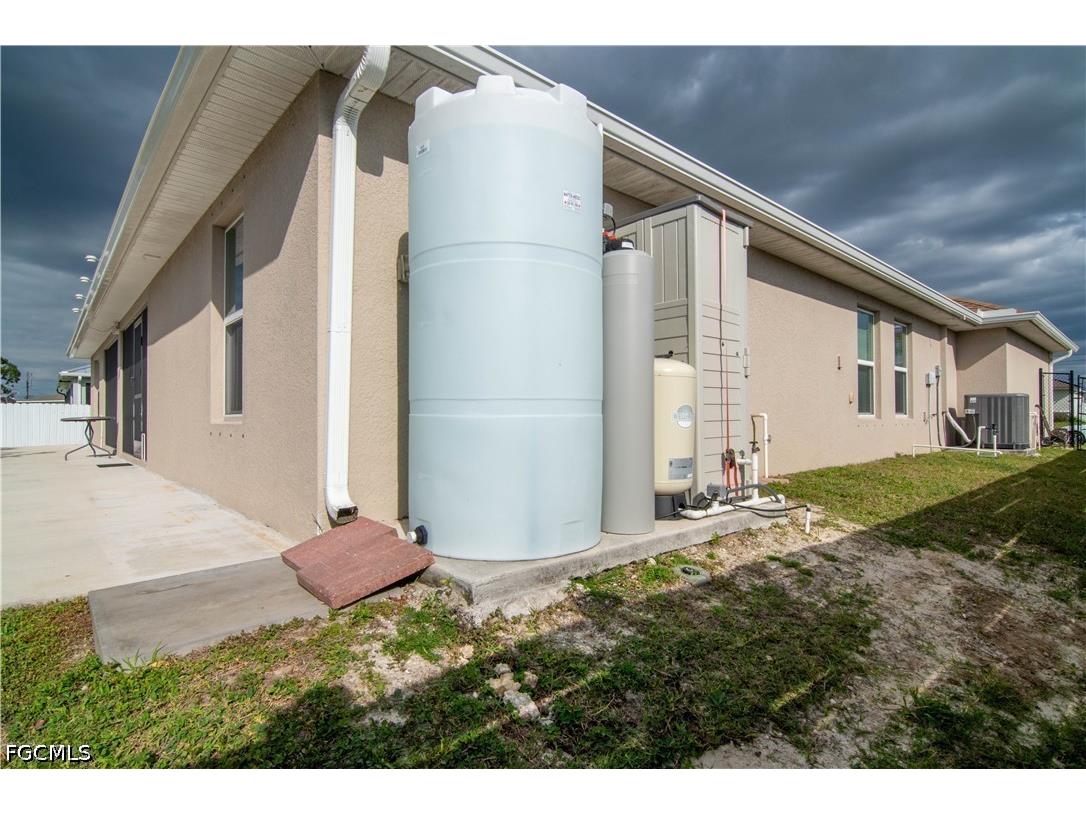 1513 NE 43rd Terrace Cape Coral FL 33909 2026016039 image35