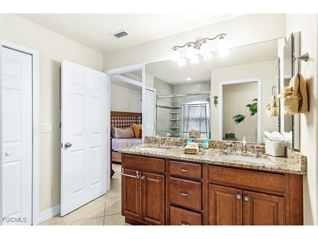 1513 SW 43rd Lane Cape Coral FL 33914 2025002784 image16