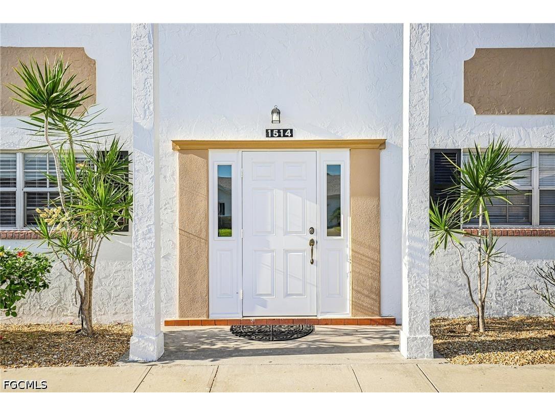 1514 Edgewater Circle #3A Fort Myers FL 33919 2026020091 image2