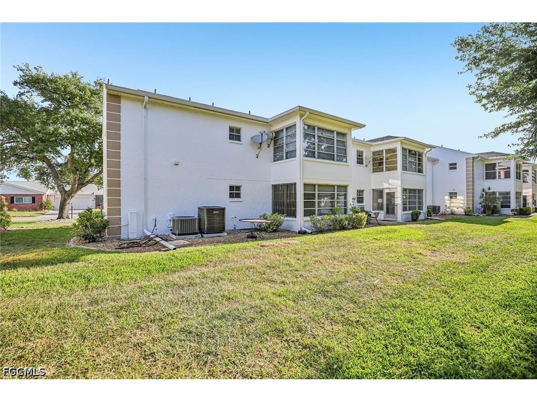 1514 Edgewater Circle #3A Fort Myers FL 33919 2026020091 image35