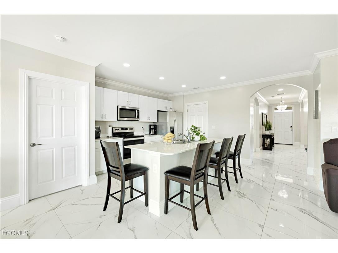 1514 NE 13th Terrace Cape Coral FL 33909 2025017040 image4