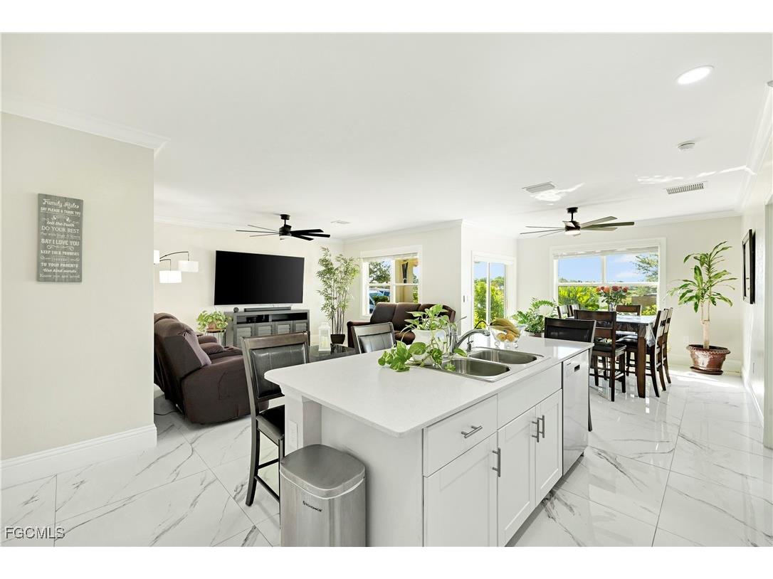 1514 NE 13th Terrace Cape Coral FL 33909 2025017040 image5