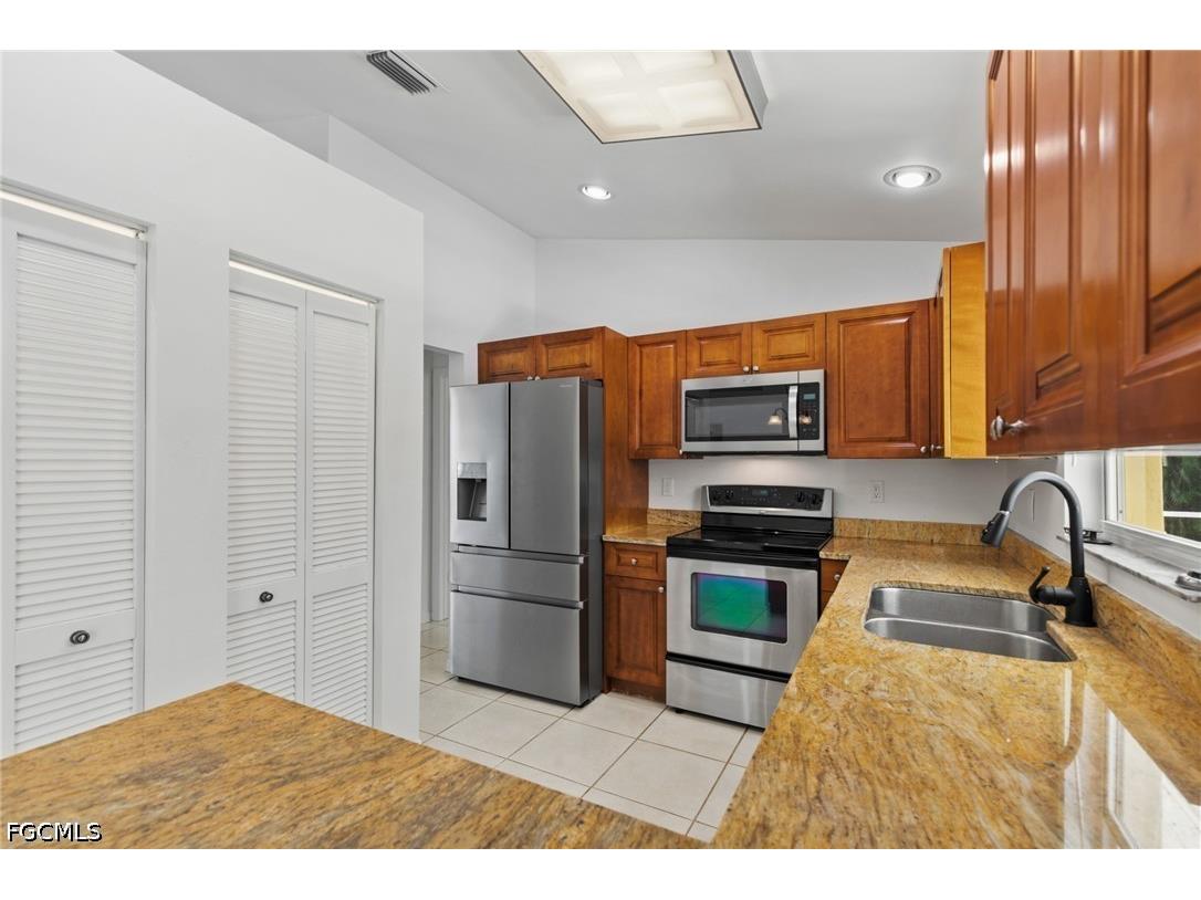 1514 NE 2nd Street Cape Coral FL 33909 2026028273 image10