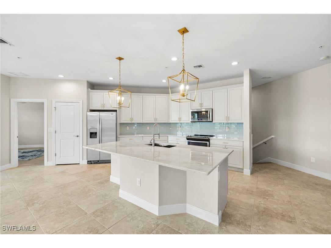 15140 Palmer Lake Circle #201 Naples FL 34109 225060961 image6