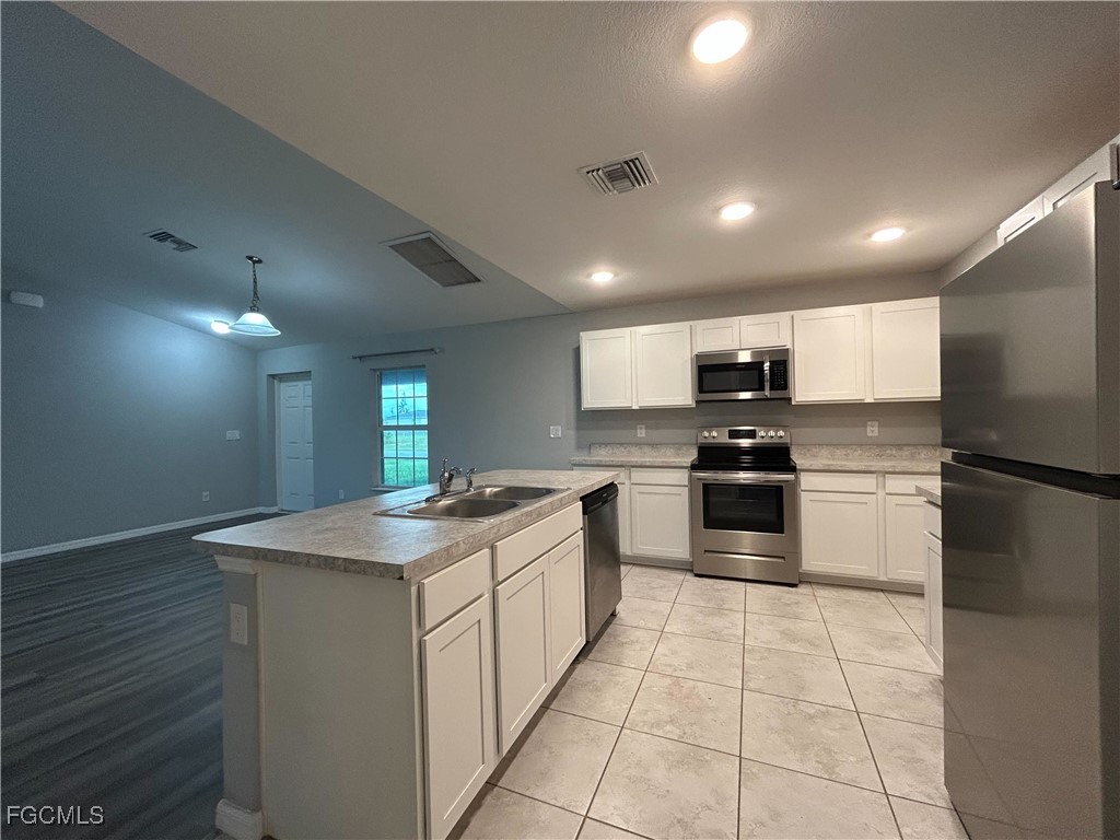 1515 NW 18th Terrace Cape Coral FL 33993 2025009358 image3