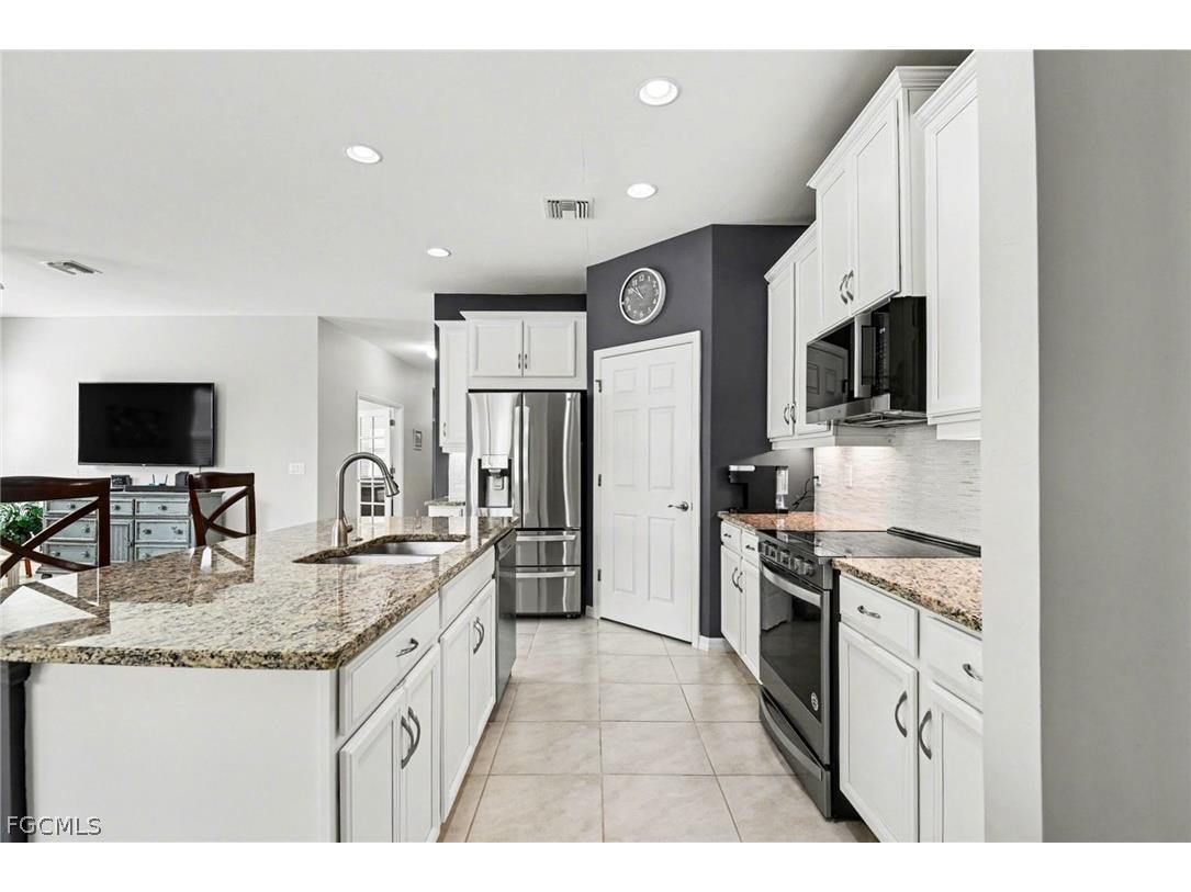 15154 Yellow Wood Drive Alva FL 33920 2026004996 image10