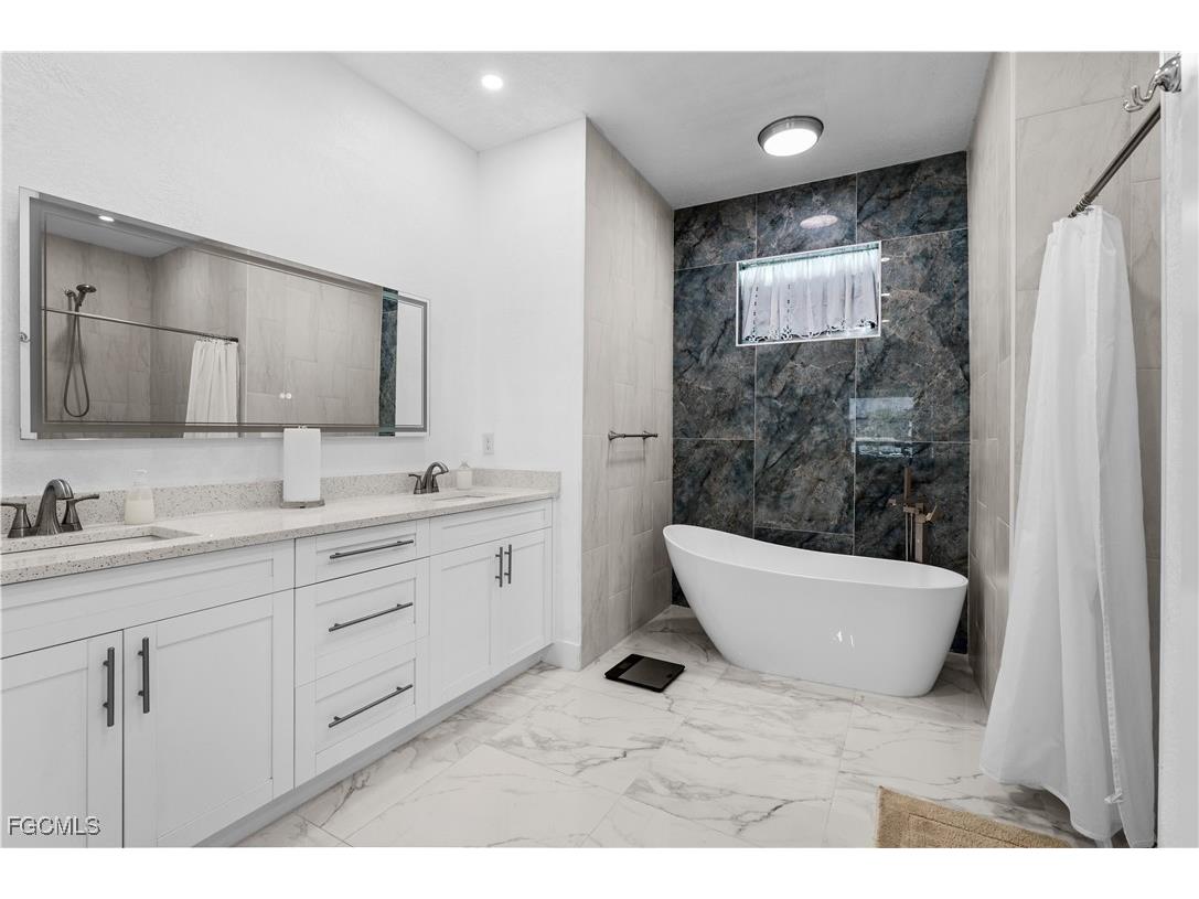 1516 NE 17th Avenue Cape Coral FL 33909 2025004195 image12