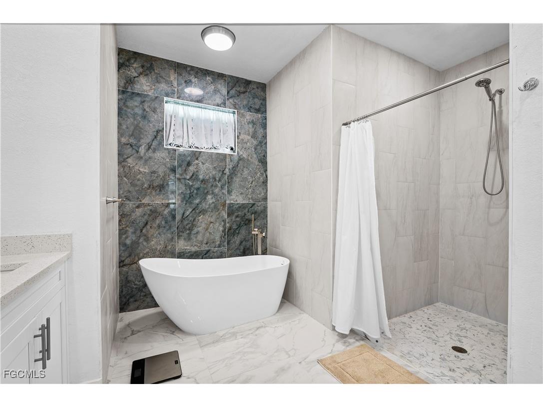 1516 NE 17th Avenue Cape Coral FL 33909 2025004195 image13