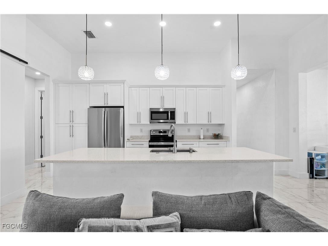 1516 NE 17th Avenue Cape Coral FL 33909 2025004195 image3