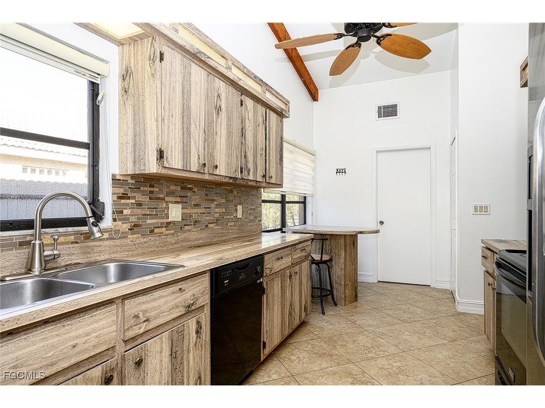 1516 SE 20th Street Cape Coral FL 33990 2025006251 image31