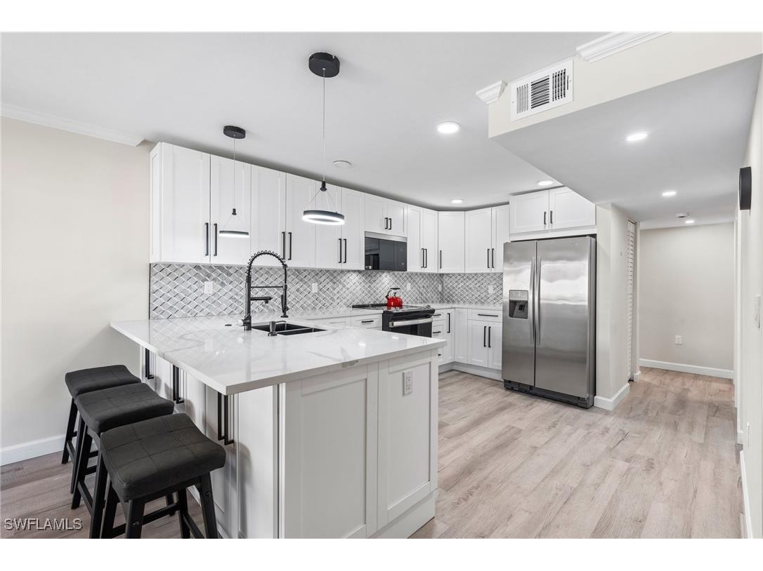 1517 Chesapeake Avenue #B3 Naples FL 34102 225071695 image4