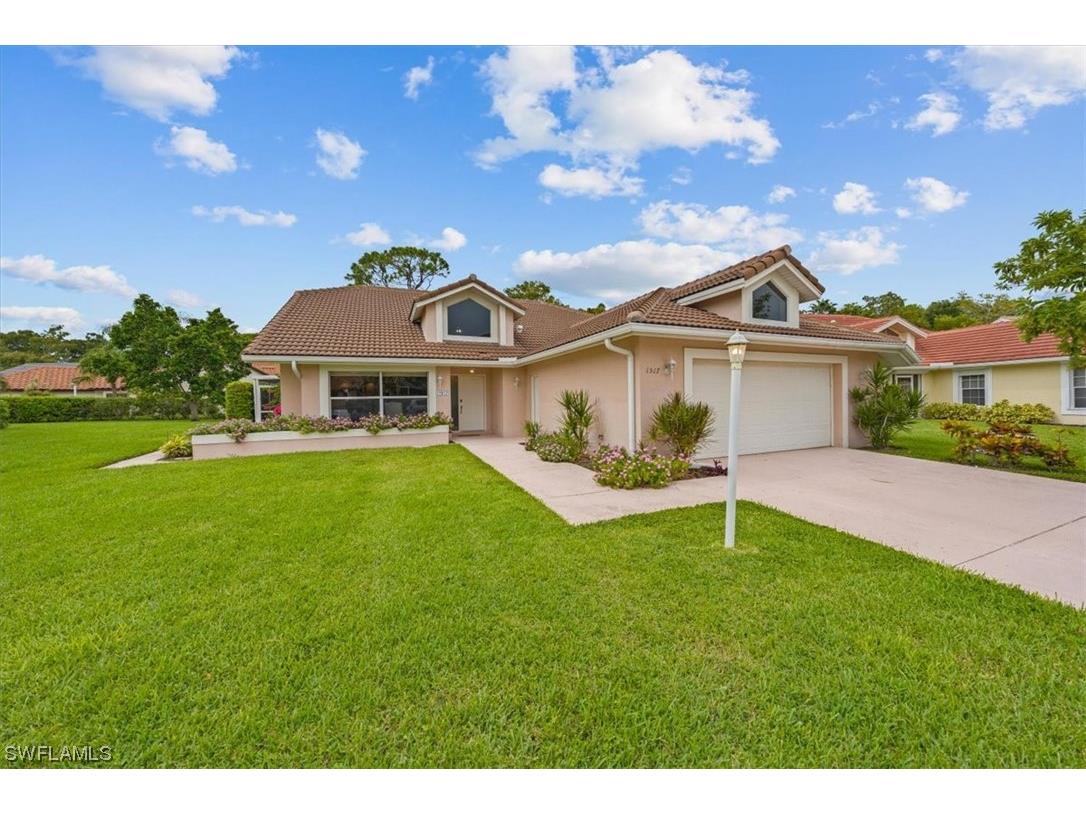 1517 Kenridge Place Naples FL 34104 223046587 image1