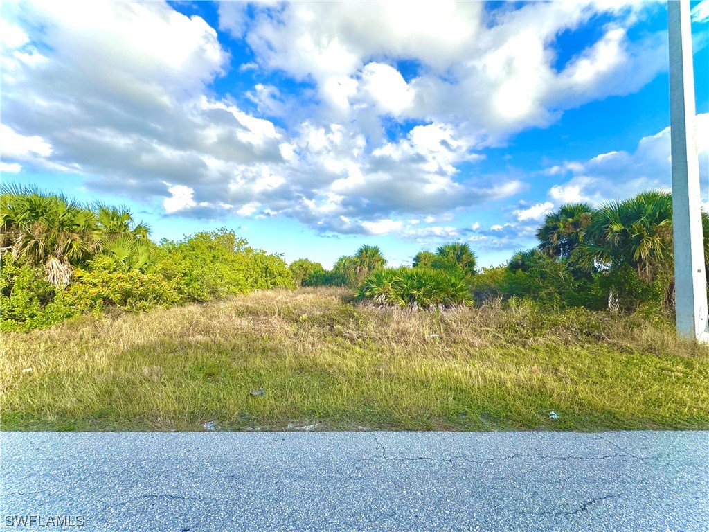 1518 Moore Avenue Lehigh Acres FL 33972 224001761 image1