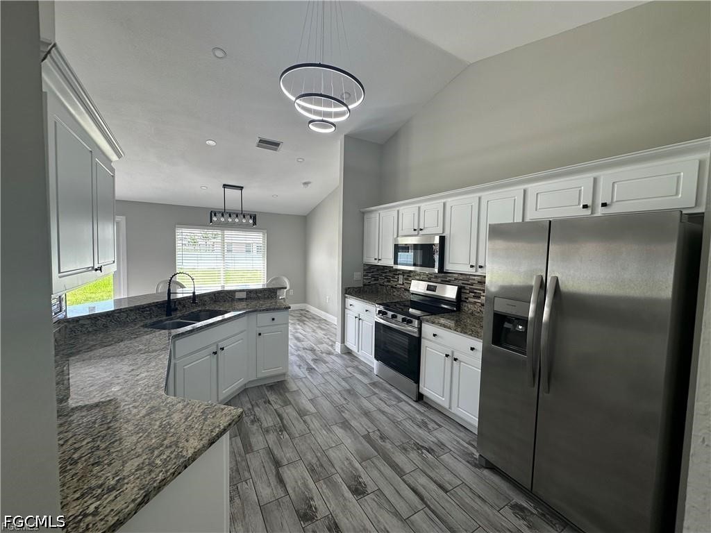 1518 NE 43rd Lane Cape Coral FL 33909 2026023624 image1