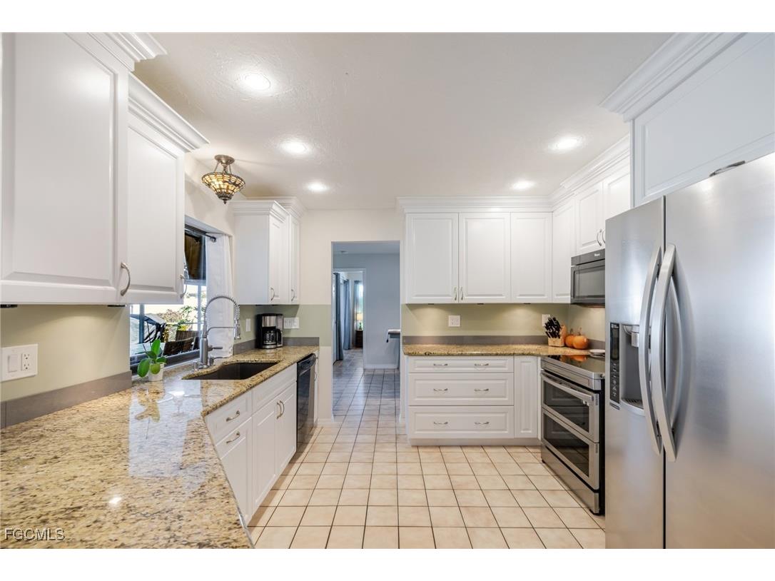 1518 SE 10th Place Cape Coral FL 33990 2025018081 image10