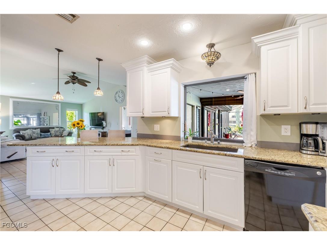 1518 SE 10th Place Cape Coral FL 33990 2025018081 image11