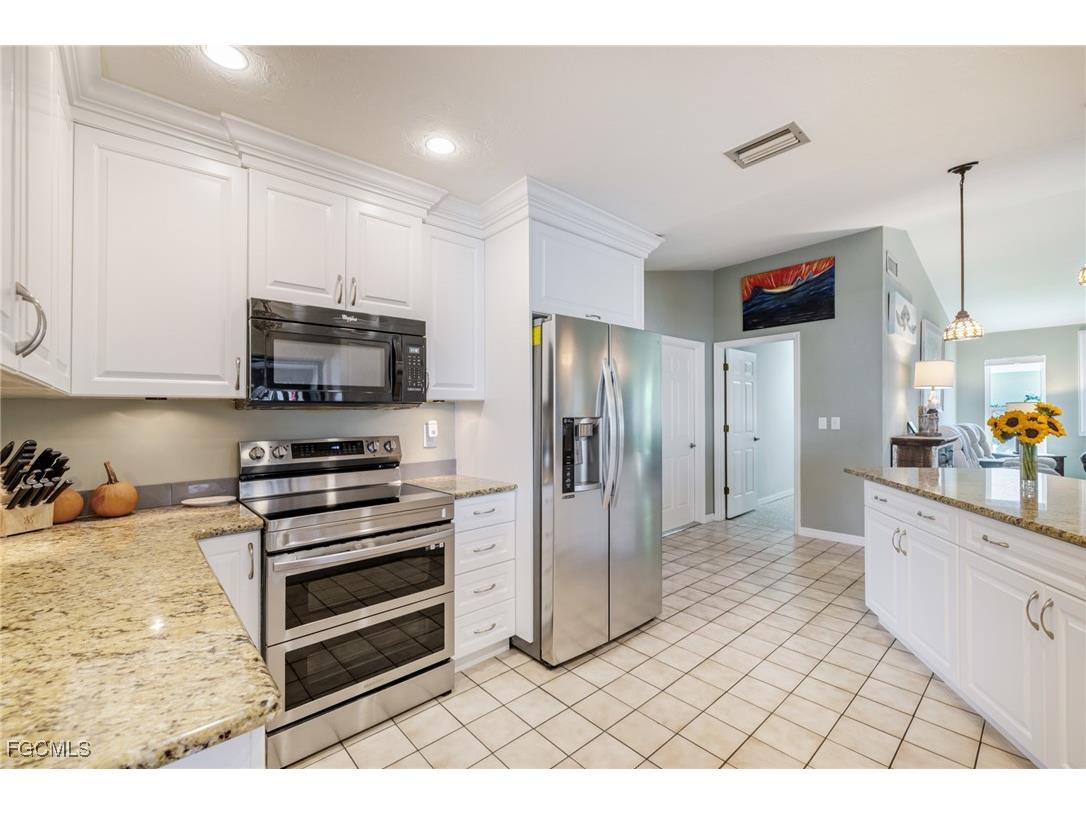 1518 SE 10th Place Cape Coral FL 33990 2025018081 image12