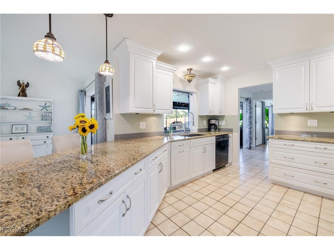 1518 SE 10th Place Cape Coral FL 33990 2025018081 image13